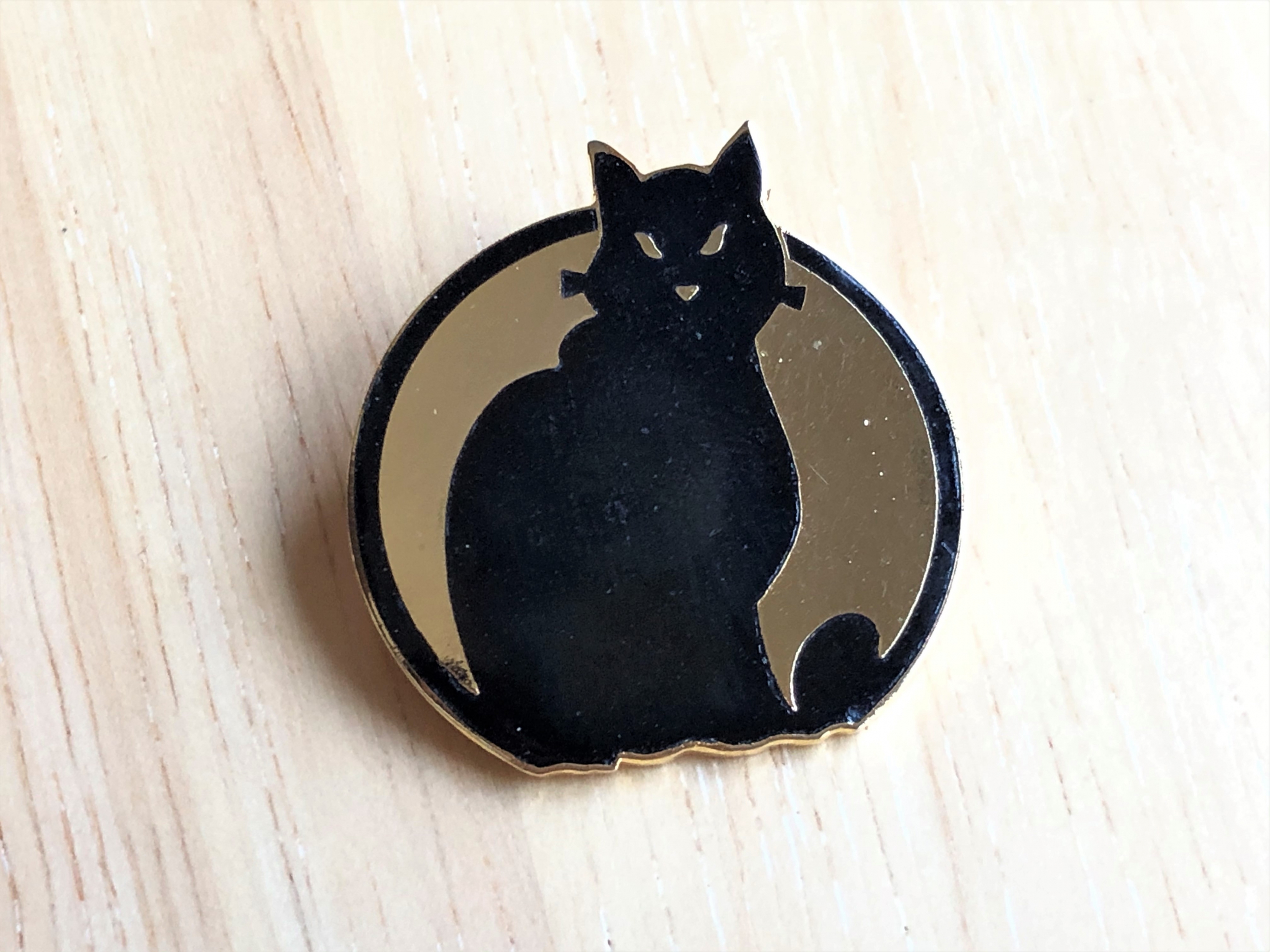 猫 黒猫 ピンバッチ ブローチ キャット ブラックユーモア ブラック ユニーク ブローチ