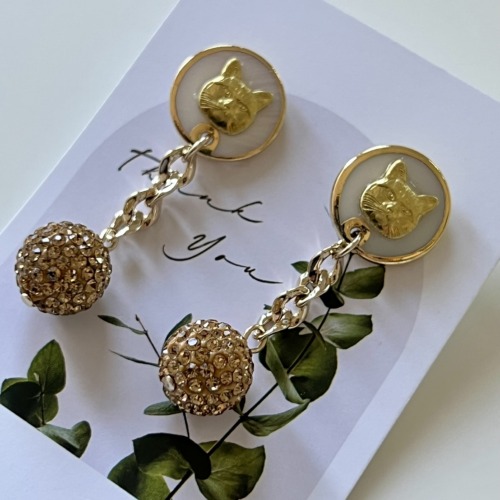 Airis ピアス　Rire（笑う）