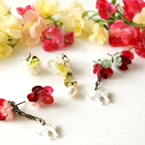 Airis　春色スパンコールのピアス「Airis」