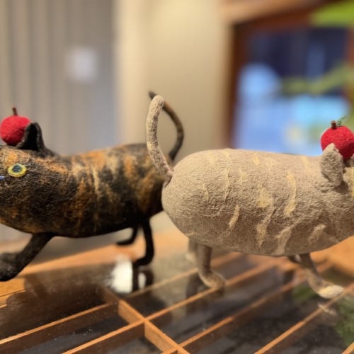 うりぼうや作品　ねこの小物入れ（マグネット小物2点付き）　